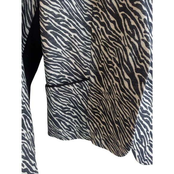 H&M Zebra Print Blazer Women Sz 8 Fitted Lightweight OfficeWear Business Career - Picture 6 of 10